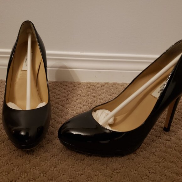L.K. Bennet Black patent pumps - Picture 3 of 5
